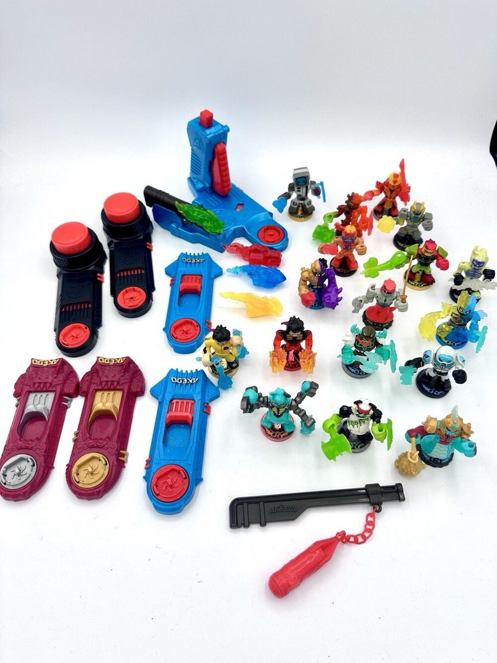Akedo Ultimate Arcade Warriors Lot 17 Figures 7 Controllers & Power Ups